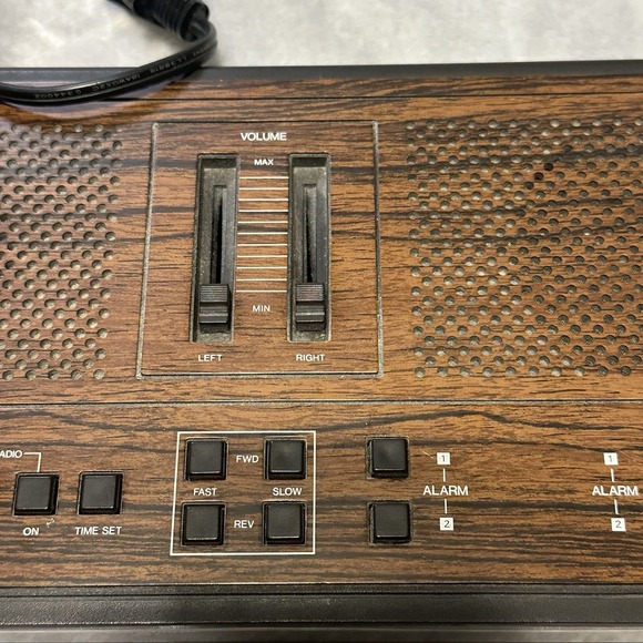 Vintage Realistic Chronomatic 251 Dual Alarm Clock AM/FM Radio #12-1559 Working - Picture 3 of 16